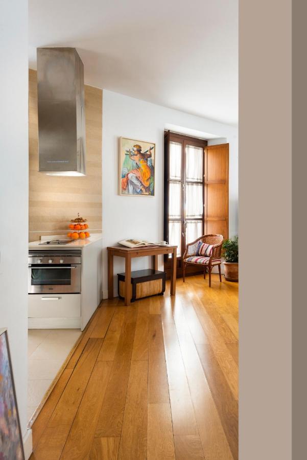 Cathedral Apartment, First Floor Sevilla Exterior foto